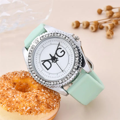 Luxury Brand DQG Women's Watch Leather Strap Rhinestone Inlay Dial Fashion Sport Quartz Watch for Women Gift Clock 2023