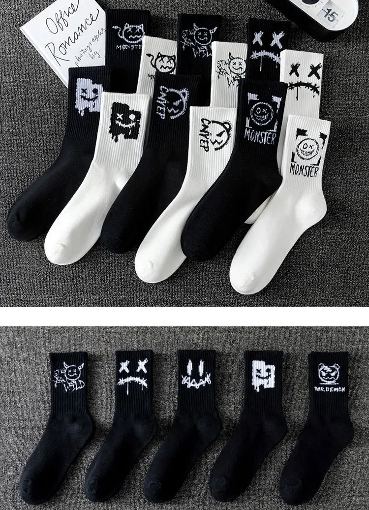 10 pairs of men's sports socks, casual, breathable, and versatile. Ghost face graffiti personalized socks