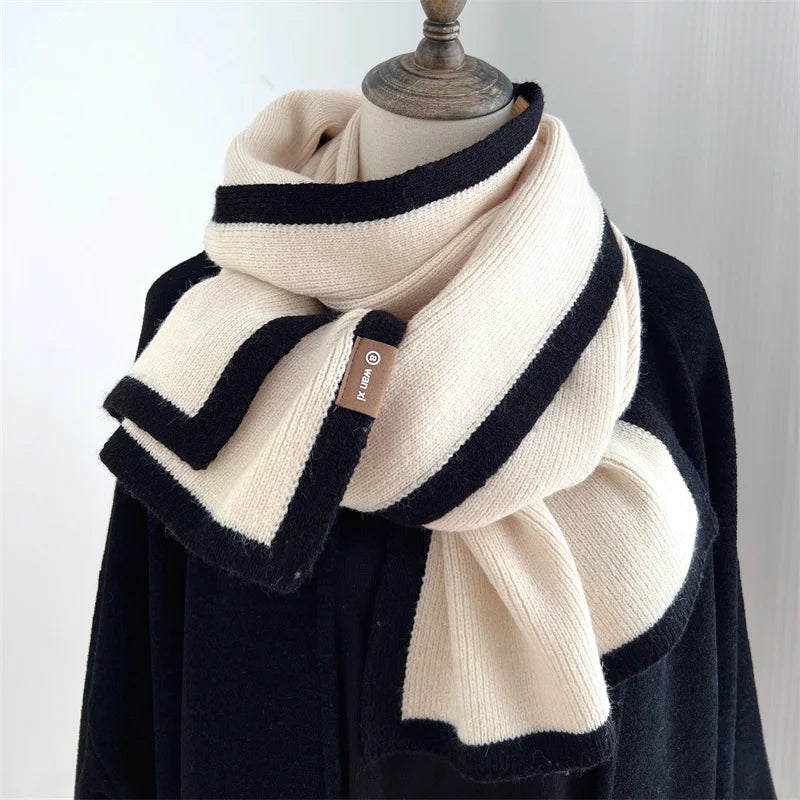 2024 Black and white color matching scarf new winter style high-grade border knitted wool niche design versatile boys and girls