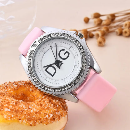 Luxury Brand DQG Women's Watch Leather Strap Rhinestone Inlay Dial Fashion Sport Quartz Watch for Women Gift Clock 2023