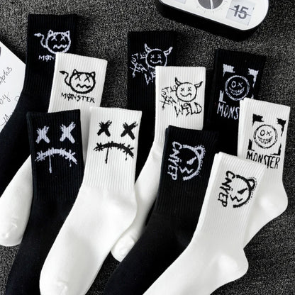 10 pairs of men's sports socks, casual, breathable, and versatile. Ghost face graffiti personalized socks