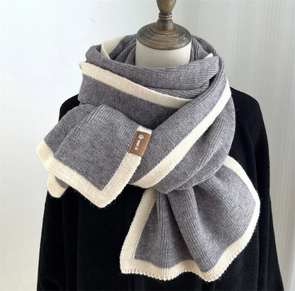 2024 Black and white color matching scarf new winter style high-grade border knitted wool niche design versatile boys and girls