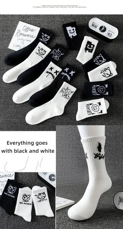 10 pairs of men's sports socks, casual, breathable, and versatile. Ghost face graffiti personalized socks