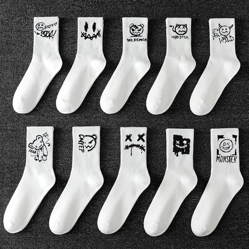 10 pairs of men's sports socks, casual, breathable, and versatile. Ghost face graffiti personalized socks