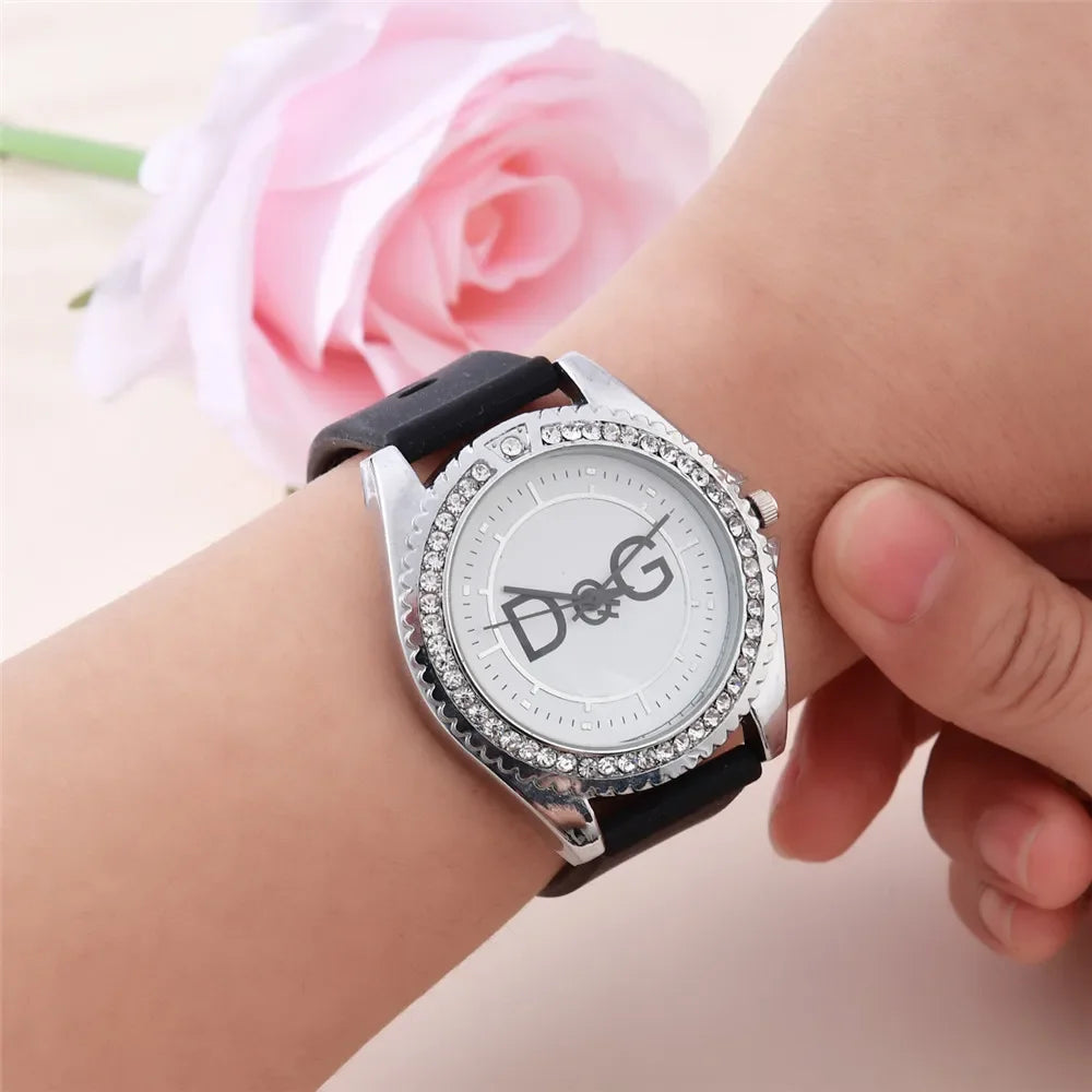 Luxury Brand DQG Women's Watch Leather Strap Rhinestone Inlay Dial Fashion Sport Quartz Watch for Women Gift Clock 2023