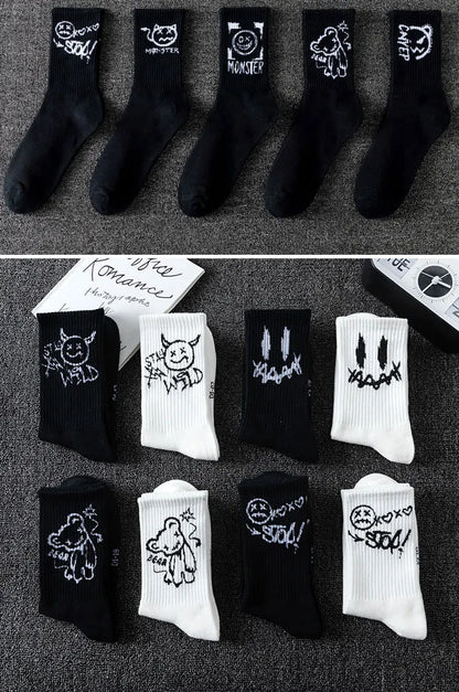 10 pairs of men's sports socks, casual, breathable, and versatile. Ghost face graffiti personalized socks