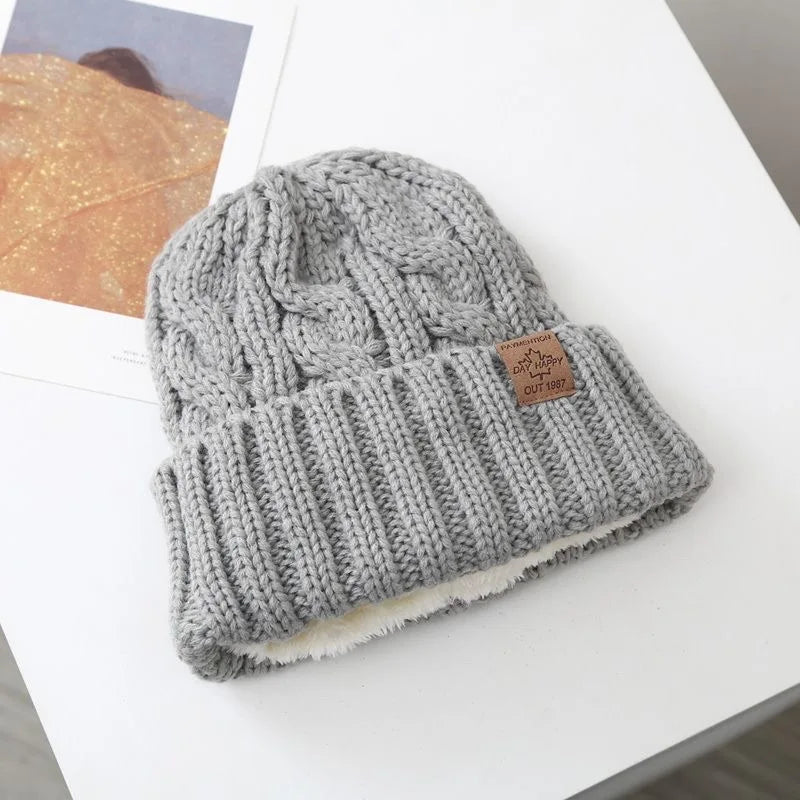 New Unisex Winter Hats Add Fur Lined Men And Women Warm Beanie Cap Casual Maple Leaf Label Decor Winter Knitted Hats