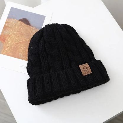 New Unisex Winter Hats Add Fur Lined Men And Women Warm Beanie Cap Casual Maple Leaf Label Decor Winter Knitted Hats