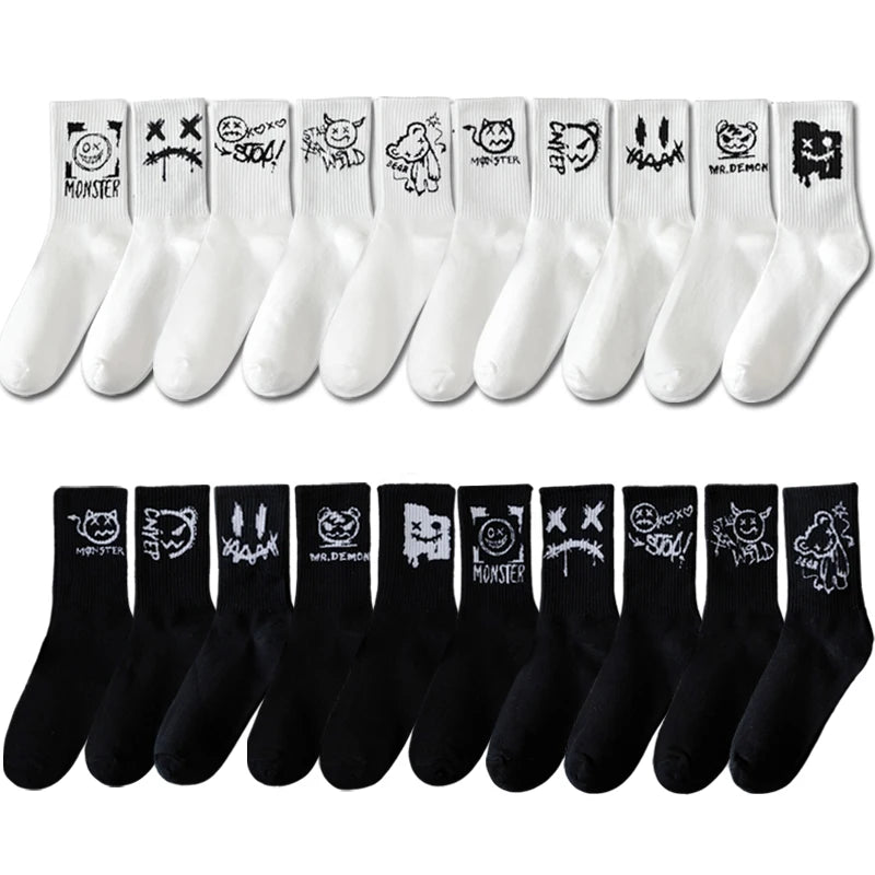 10 pairs of men's sports socks, casual, breathable, and versatile. Ghost face graffiti personalized socks