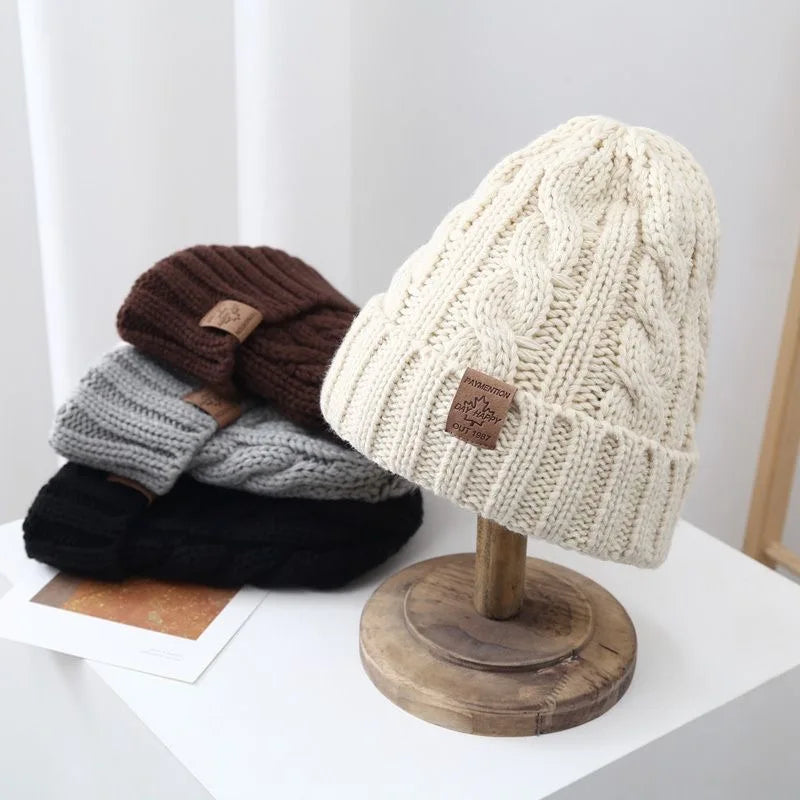 New Unisex Winter Hats Add Fur Lined Men And Women Warm Beanie Cap Casual Maple Leaf Label Decor Winter Knitted Hats